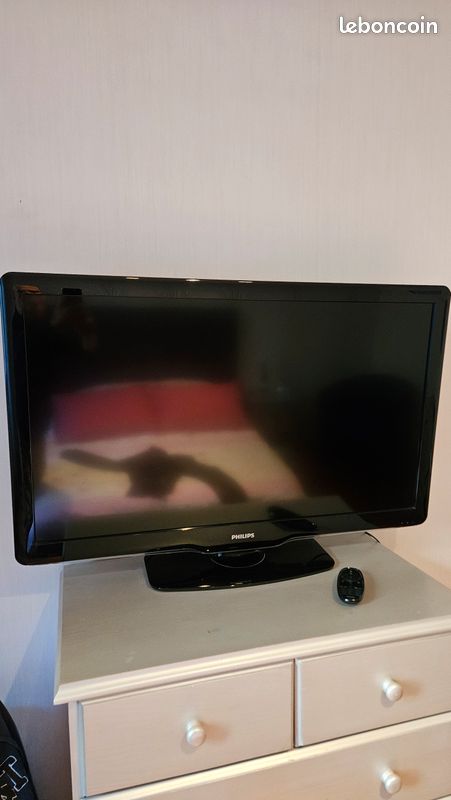 Televiseur /105 (image 1)