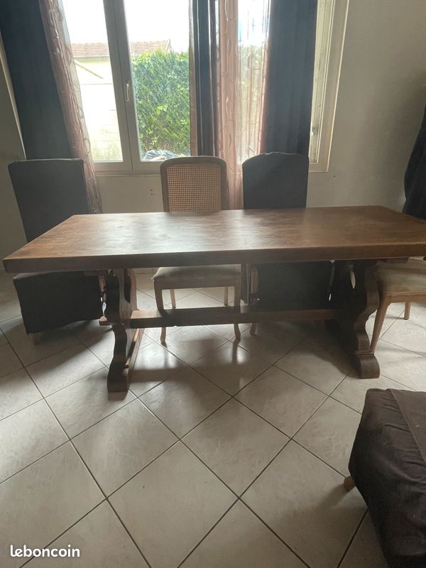 Table en chêne massif (image 1)