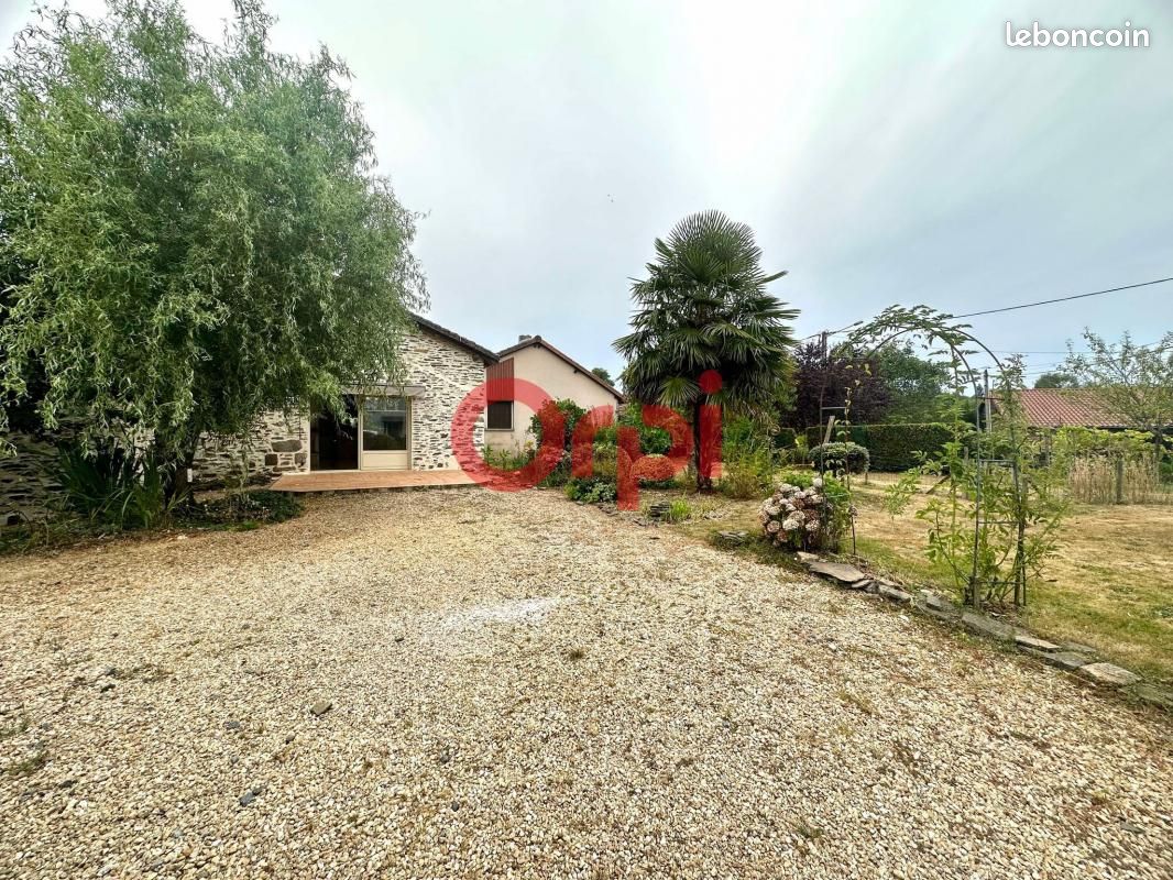 Maison 3 pièces 81 m² · à Cussac · 81 m² · 620 €