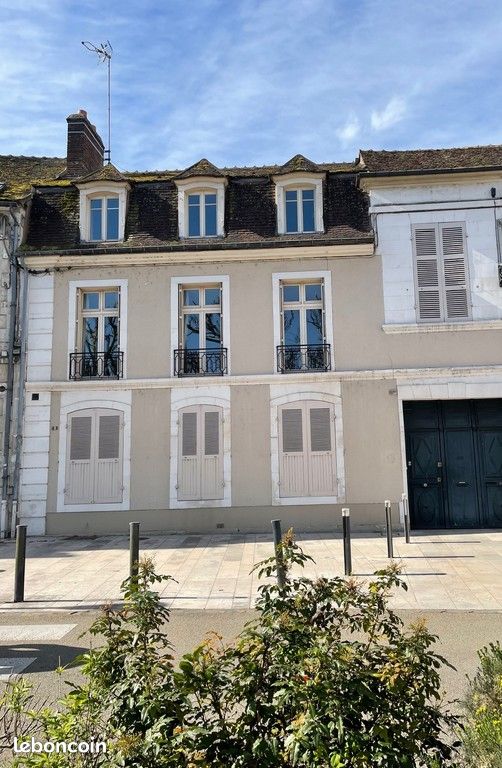 Maison 8 pièces 310 m² · à Auxerre · 310 m² · 390 000 €