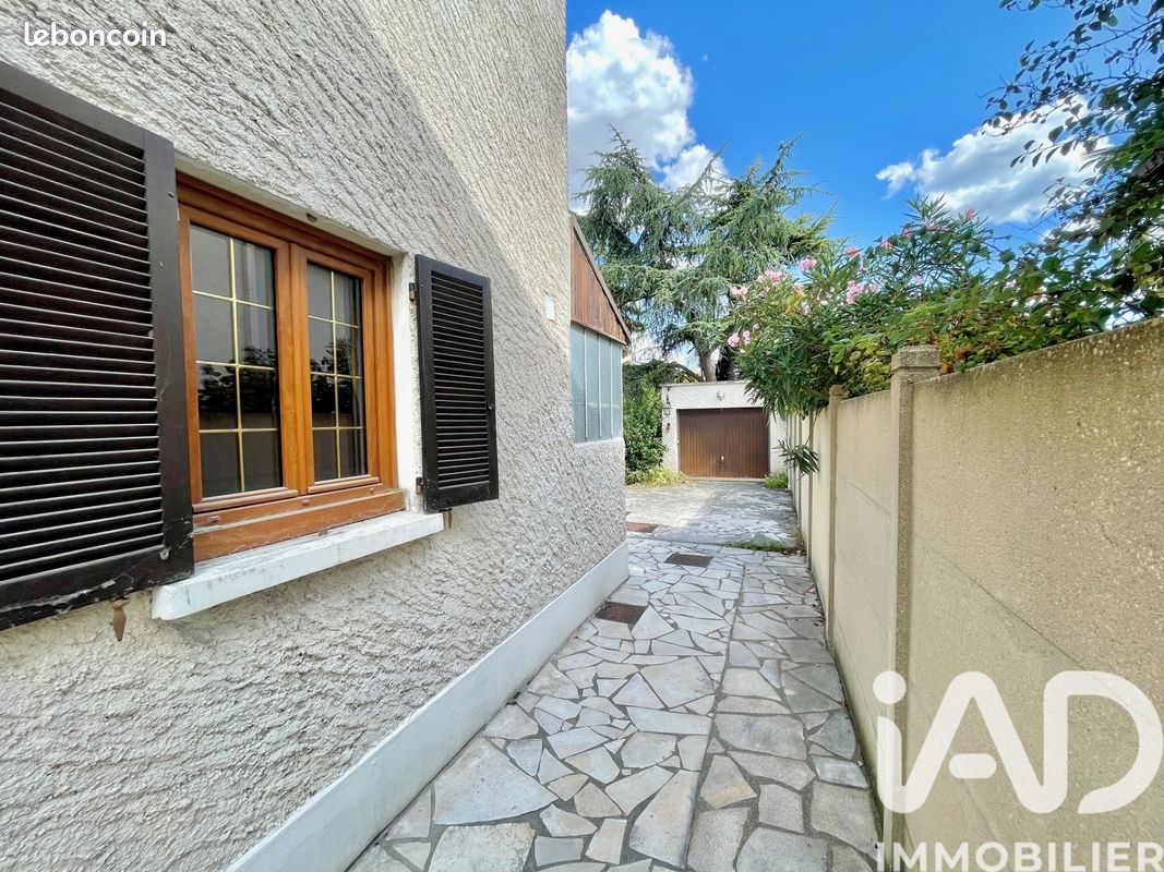 Maison 6 pièces 170 m² · à Villeneuve-le-Roi · 170 m² · 389 000 €