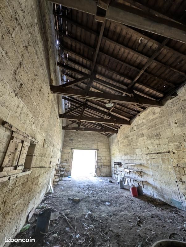 Local commercial 97 m² · à Génissac · 97 m² · 50 000 €