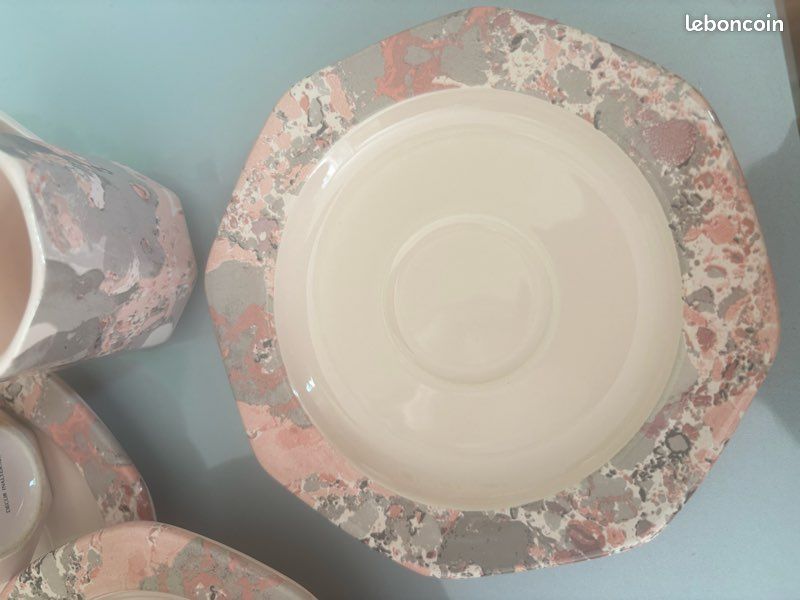 9 tasses et soucoupes octogonales Longchamp (image 5)
