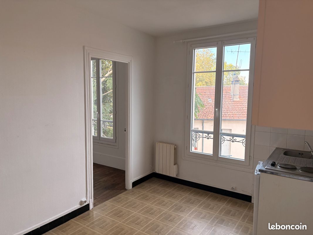 Appartement 2 pièces 28 m² · à Nanterre · 28 m² · 990 €/mois