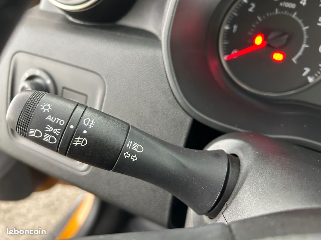 DACIA Duster dCi 110 4x2 Prestige (image 23)