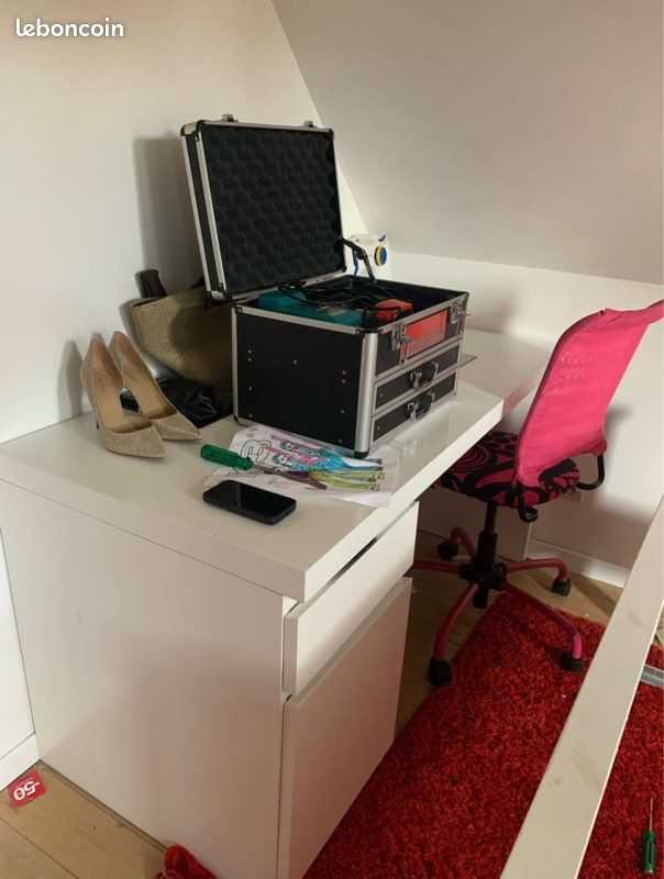 URGENT -MEUBLE IKEA + télévision à vendre (image 5)