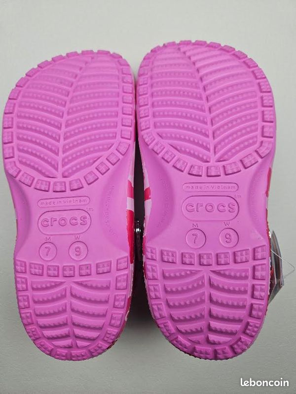 Crocs (image 2)