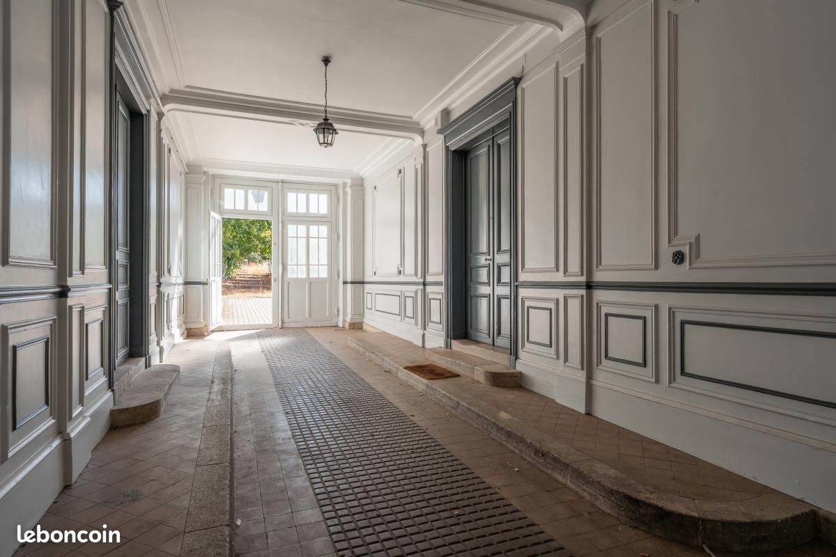 Maison 14 pièces 402 m² · à Fleury-les-Aubrais · 402 m² · 369 000 €