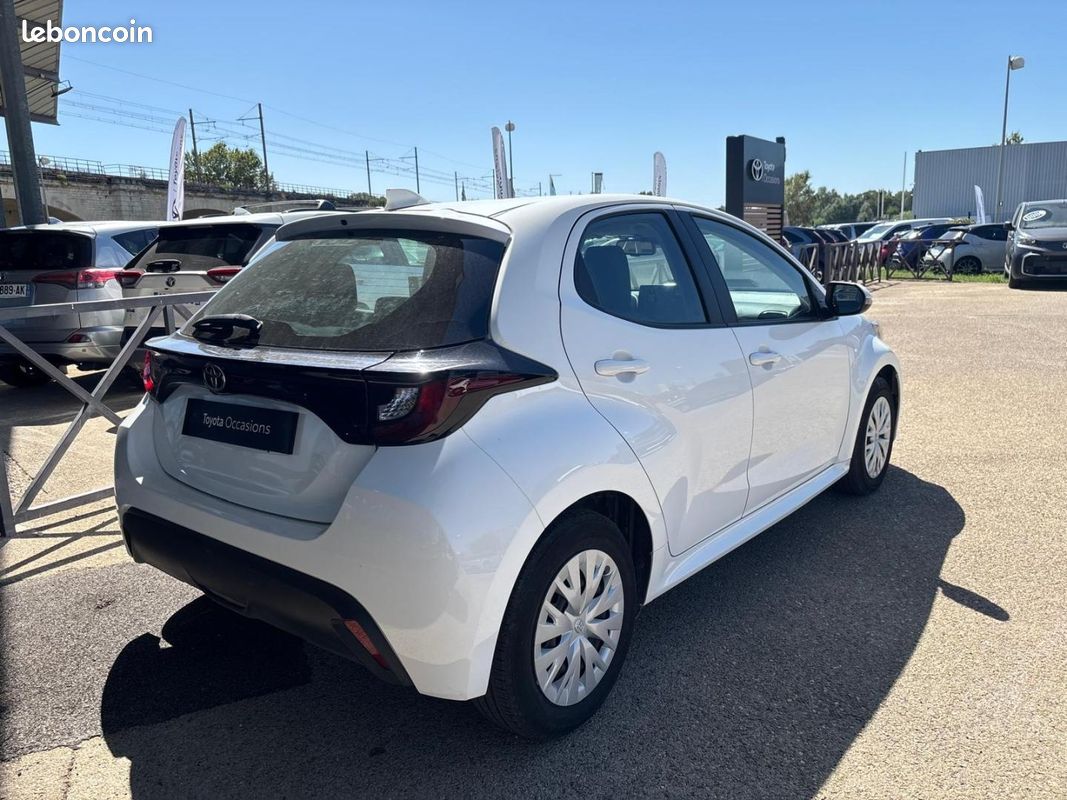 Toyota Yaris 120 VVT-i Dynamic Business 5p MC24 (image 23)