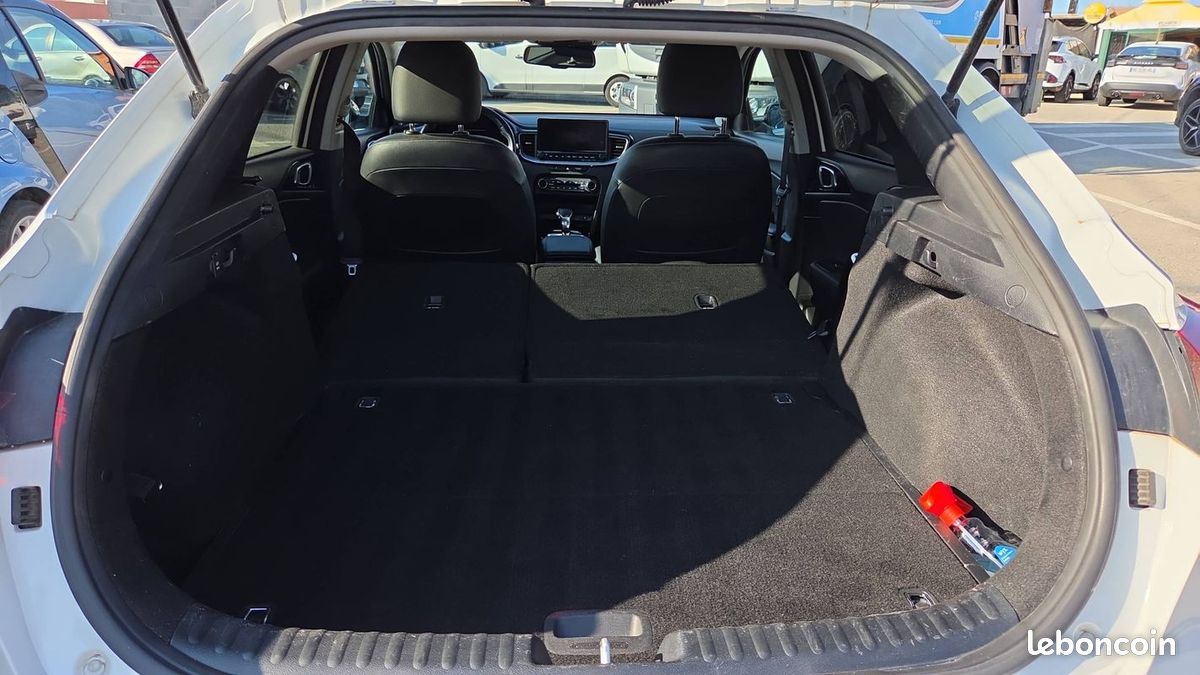 Kia Xceed 1.6 T-GDi 204 DCT7 Launch Edition (image 25)
