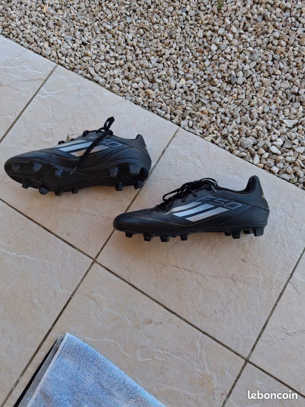 Chaussure de foot (image 1)