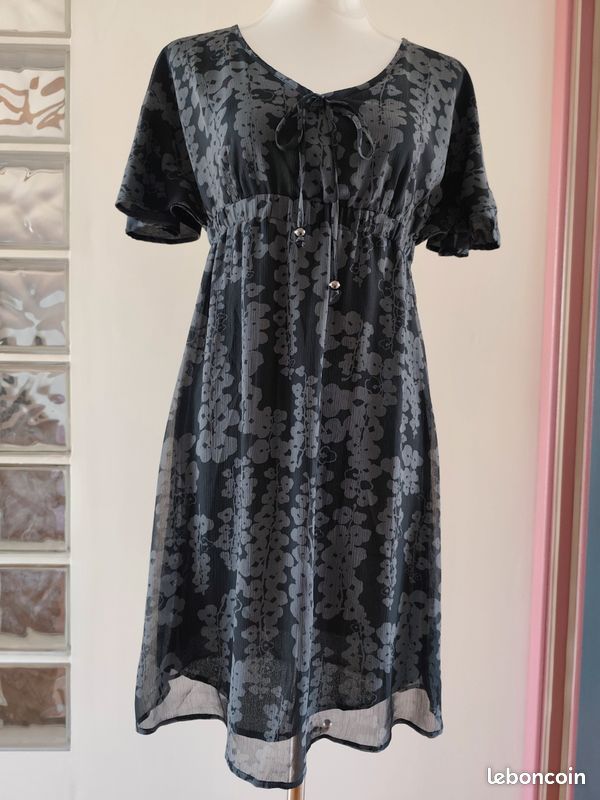 jolie combinaison&fond de robe vintage jolie dentelle T 42 ref jolie combinaison&fond de robe vintage jolie dentelle T 42 ref