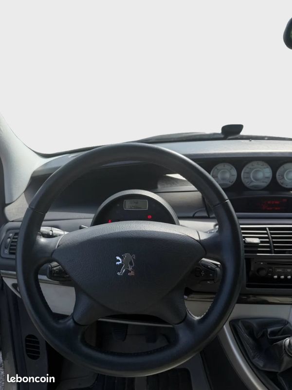 Peugeot 807 2.0 HDi 163ch Premium 8 Places Xenon Webasto (image 10)