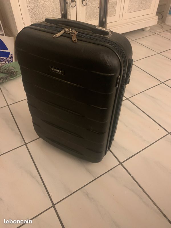 Suitcase for sale (image 1)