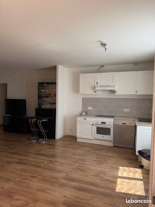 Appartement 7 pièces 86 m² · à Saint-André-de-Corcy · 85,5 m² · 215 000 €
