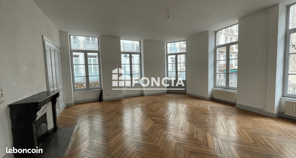 Appartement 5 pièces 109 m² · à Saint-Étienne · 109 m² · 802 €/mois