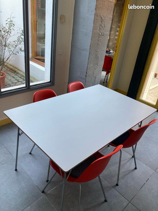 Table Eames Modernica Ameublement