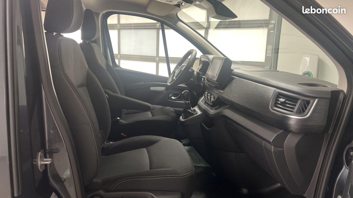 Renault trafic ca l1h1 3000 kg blue dci 170 edc grand confort (image 25)