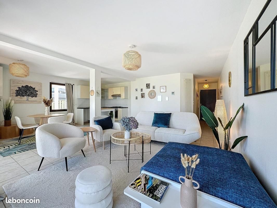 Appartement 5 pièces 106 m² · à Larmor-Plage · 106 m² · 1 340 €