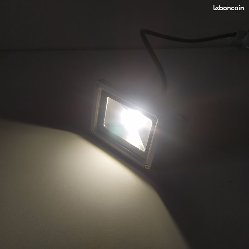 Projecteur LED Extérieur Blanc Chaud (image 3)