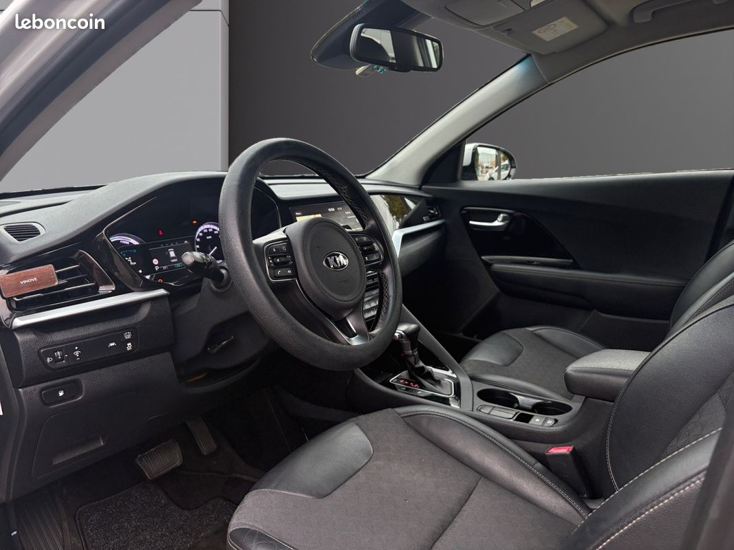 KIA NIRO 1.6 GDi Hybride 141 ch DCT6 / CAMÉRA / RADARS AV + AR / CAR PLAY /4 PNEUS NEUFS/GARANTIE KIA 2027 (image 9)