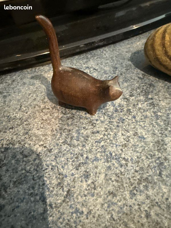 Chat en bois (image 1)