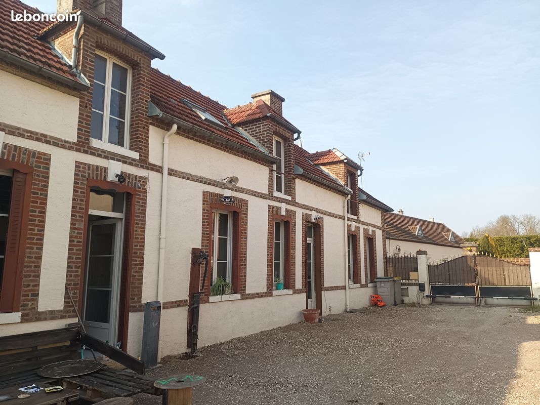 Maison 6 pièces 160 m² · à Marigny-le-Châtel · 160 m² · 165 000 €