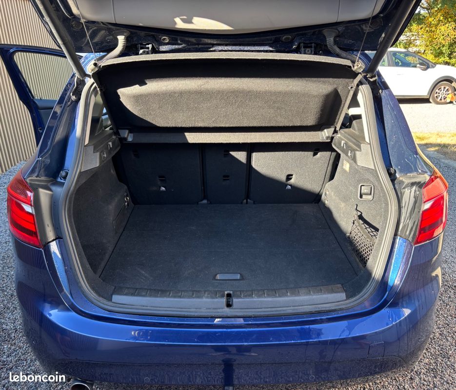 BMW SERIE 2 ACTIVE-TOURER 2.0 218 D 150 Ch LOUNGE - Toit ouvrant - Attelage - Sièges Chauffants - Hayon Elec (image 19)