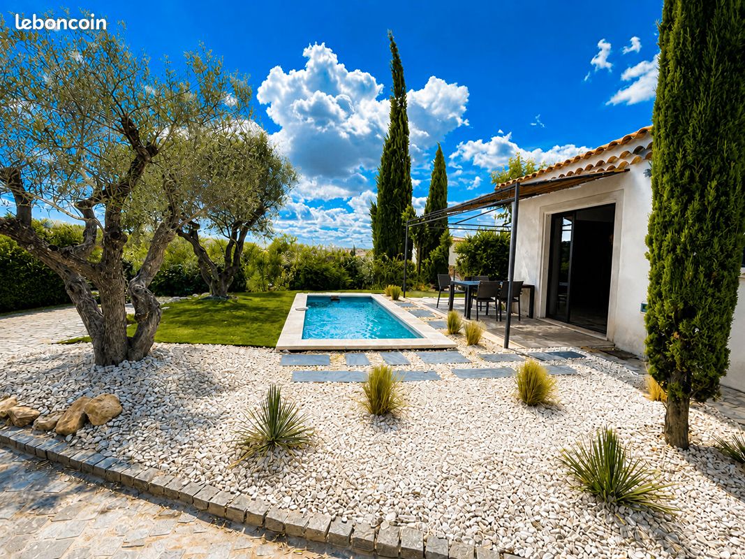 Maison 4 pièces 180 m² · à Aix-en-Provence · 180 m² · 3 990 €