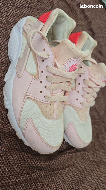 Basket Fille Urh Pour Fille Basket Nike URH Rose Et Blanc