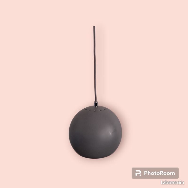 Suspension grise frandsen ball 18 cm (image 1)