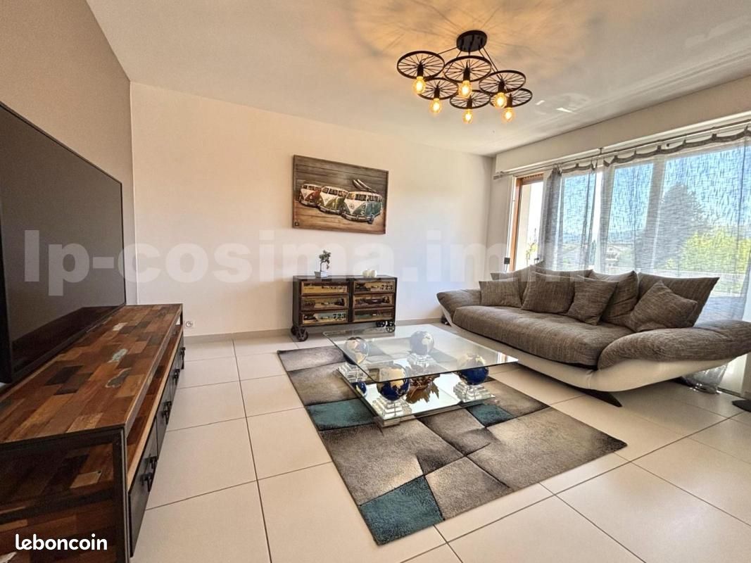 Appartement 2 pièces 50 m² · à Reignier-Ésery · 50 m² · 245 000 €