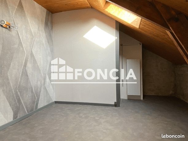 https://img.leboncoin.fr/api/v1/lbcpb1/images/c9/d1/01/c9d10136fb8b70c6670061c8de71404aeb4ad4af.jpg?rule=ad-image