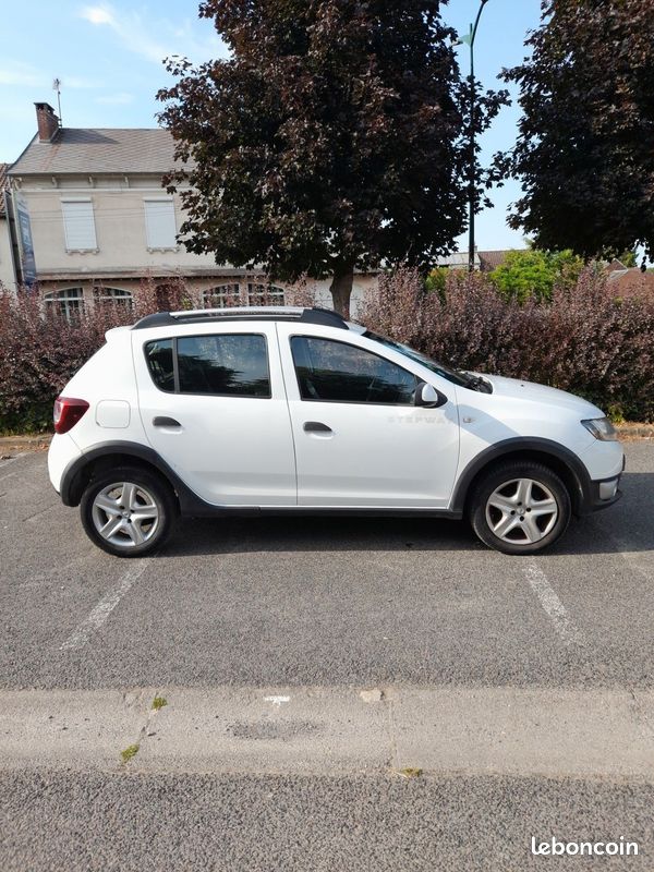 Dacia sandero stepway 1.5 dci 90 diesel (image 1)