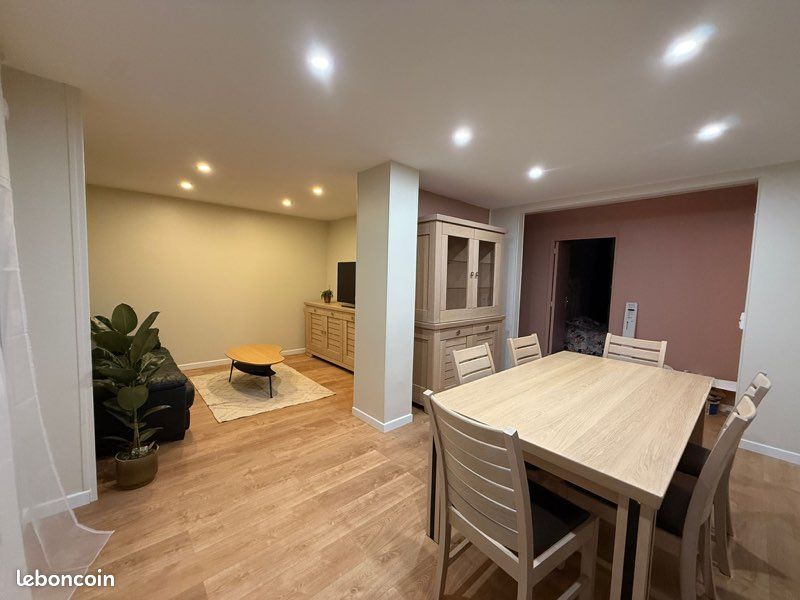 Appartement 5 pièce(s) 76 m²à louer Mont-saint-aignan