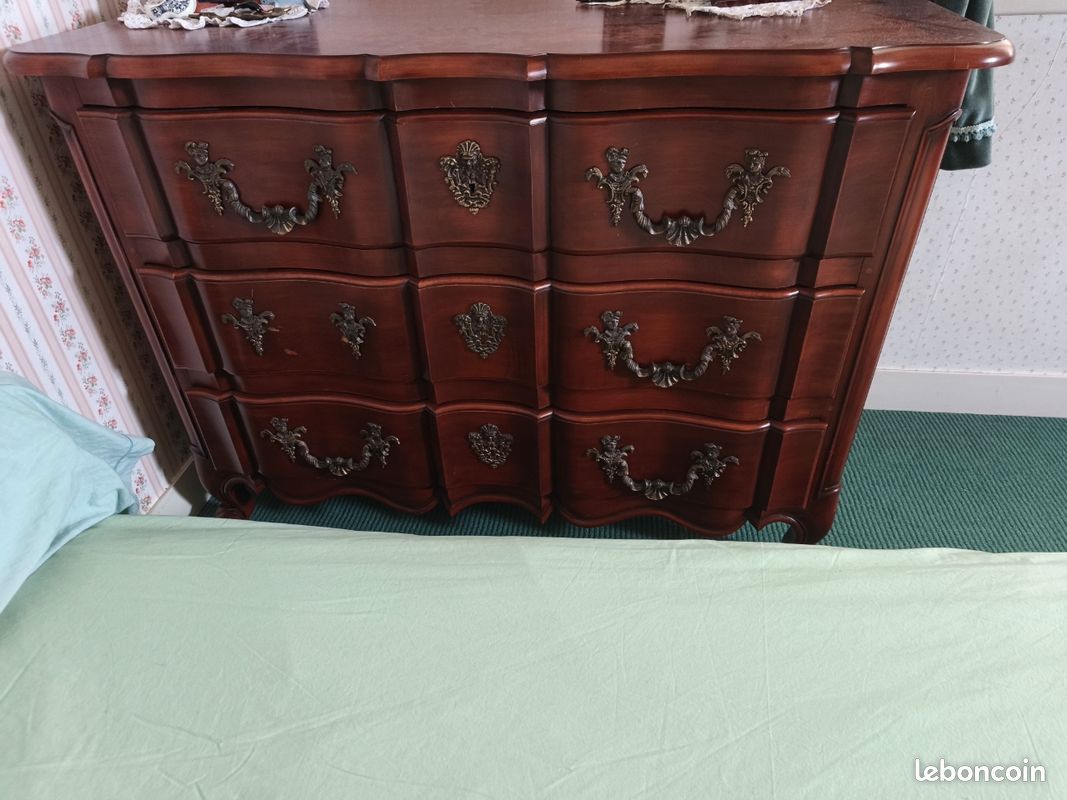 Commode régence (image 1)