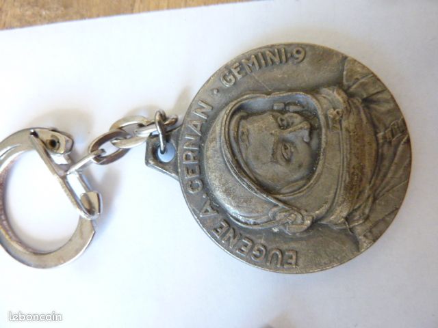 Lot de 4 portes clés métalliques de collection (image 3)