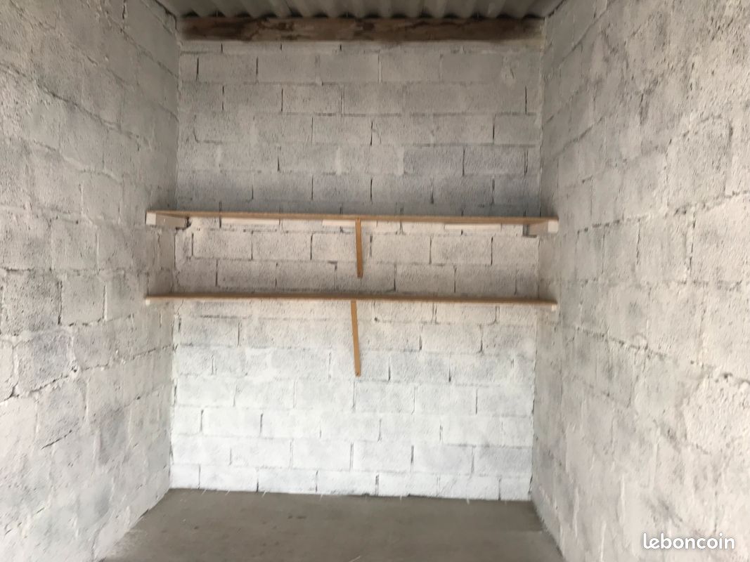 Garage (image 2)