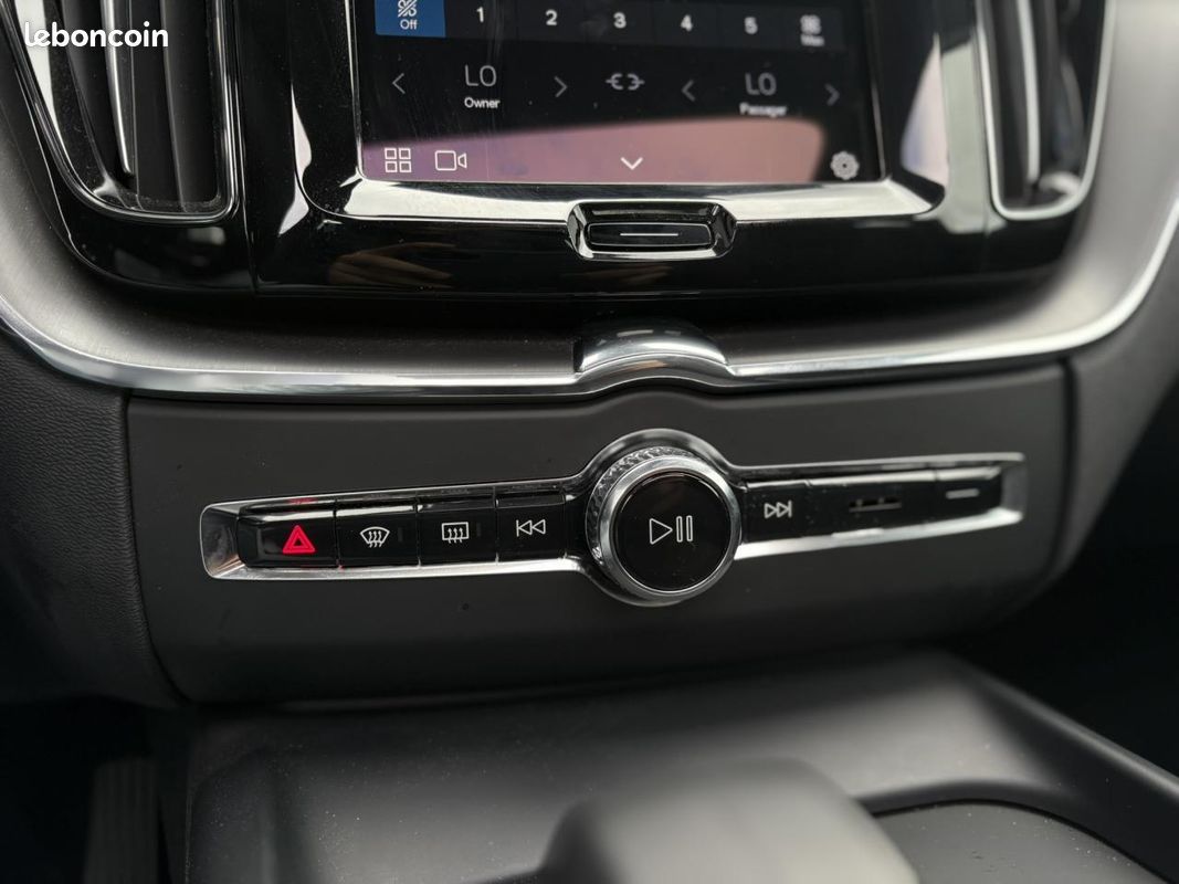 VOLVO XC60 T6 AWD PHEV 350 Plus Style Chrome avec T.O (image 14)