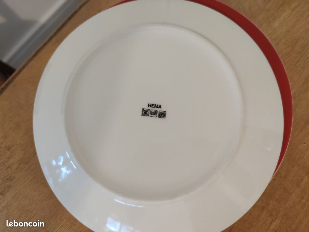 Petite assiete rouge HEMA (image 3)