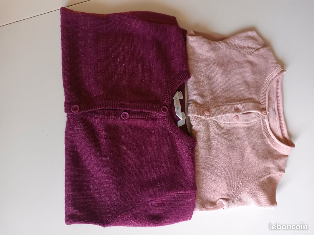 Lot de 2 gilets 4/5 ans 2 euros (image 1)