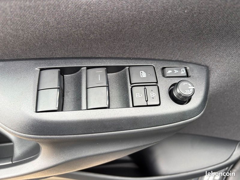 Toyota Yaris Hybride 116h Design PAC (image 7)