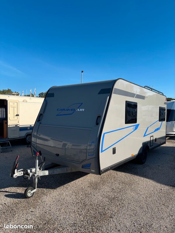 Caravane - Caravelair SPORTLINE 492 - Lits jumeaux (image 3)
