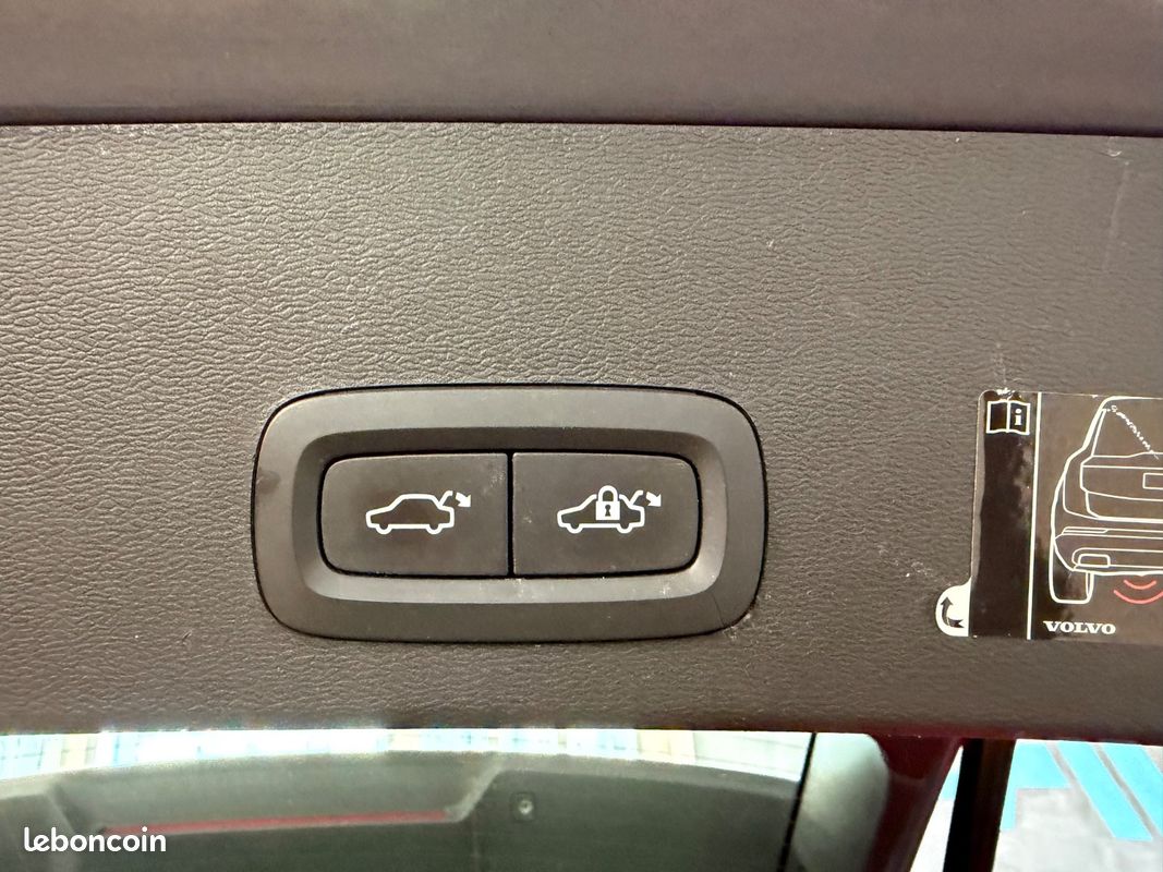 Volvo XC40 T5 Twin engine 261Ch Inscription - TVA RECUPERABLE / 1ERE MAIN / TOIT OUVRANT PANORAMIQUE / COFFRE ELECTRIQUE / CAMERA DE RECUL (image 26)