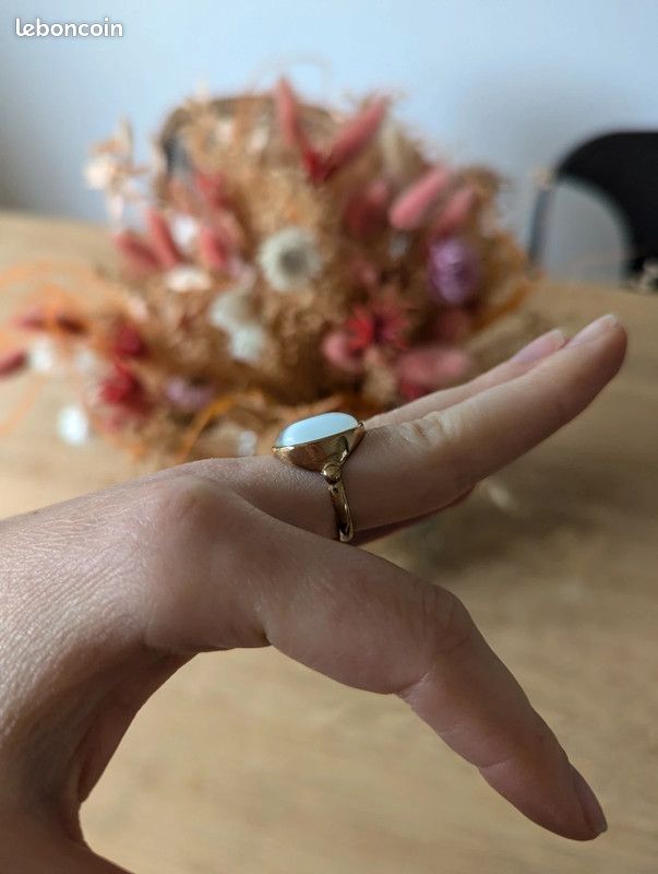 Bague ronde dorée Monoprix pierre blanche Montres Bijoux