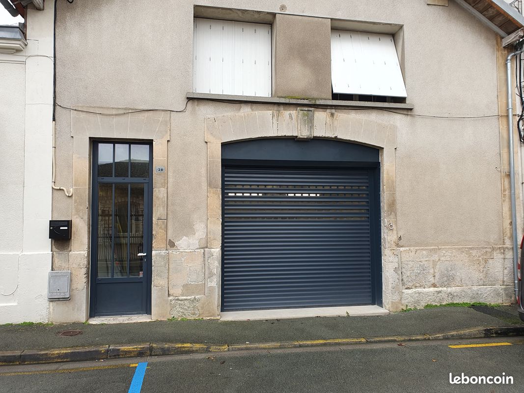 Local commercial 1 pièce 90 m² · à Cognac · 90 m² · 80 000 €