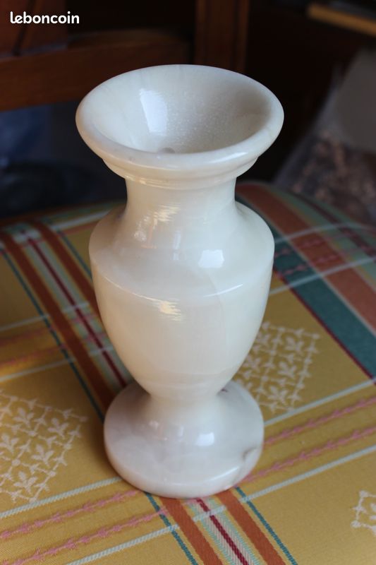 Vase tulipe ou amphore Alfaro marbre beige onyx poli décor fleur (image 2)