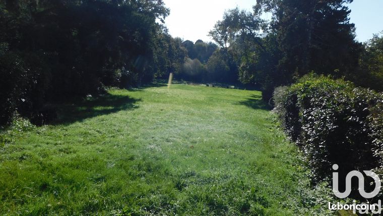 Terrain 5341 m² Montluçon