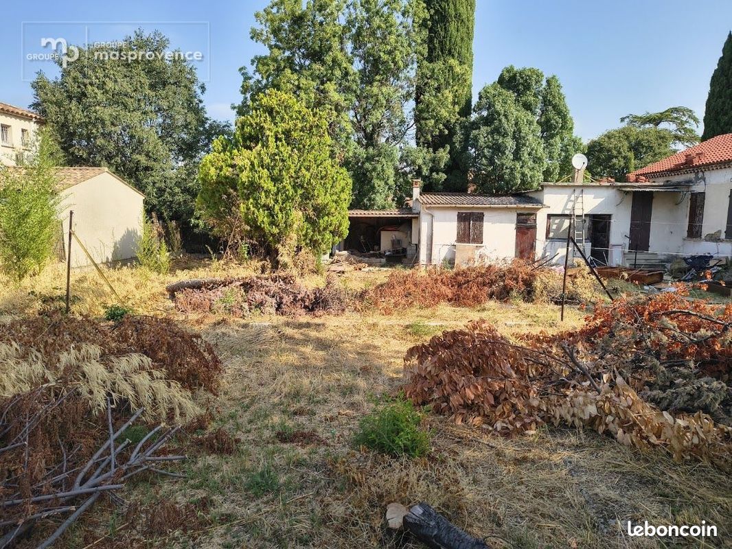 Terrain à bâtir de 530 m² à AUBAGNE (13) · 245 000 €