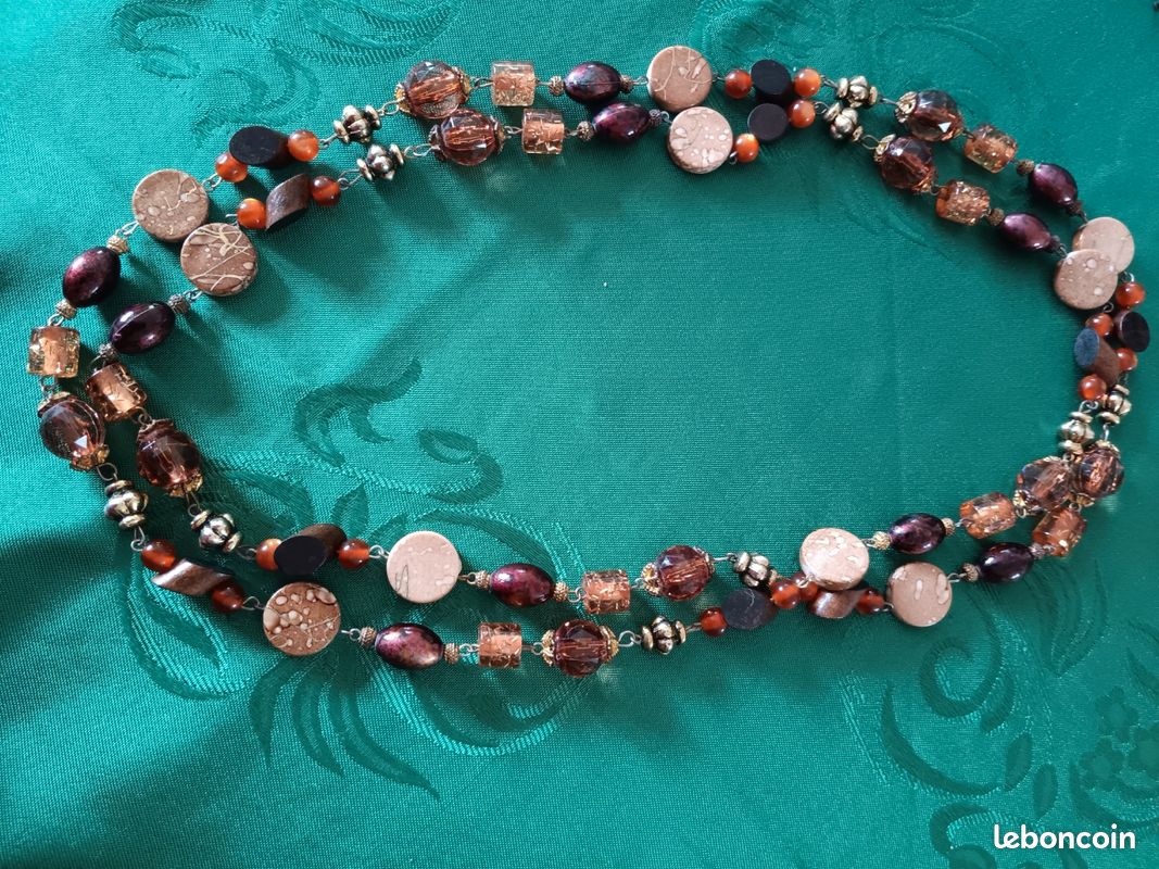 Collier pierres synthétiques (image 2)